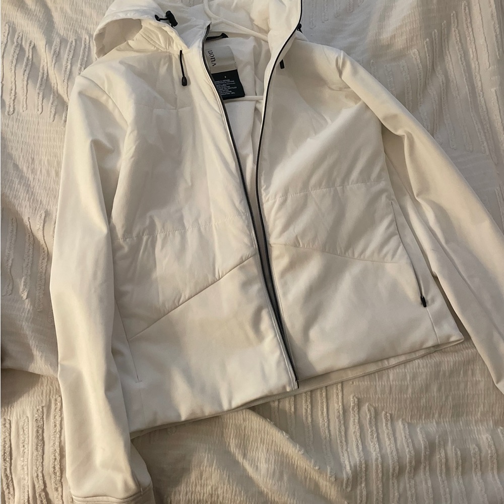 Vuori Women’s “Chilled Out Performance Jacket